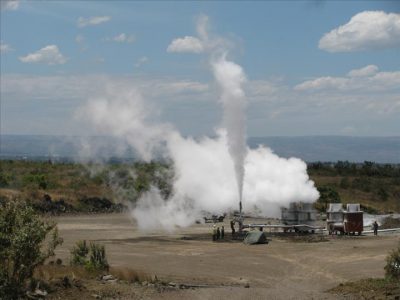 Olkaria’daki yüksek basınçlı jeotermal kuyular için bir tepe ünitesi